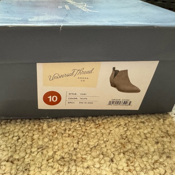 Universal thread size 10 in Taupe - Picture 3 of 10